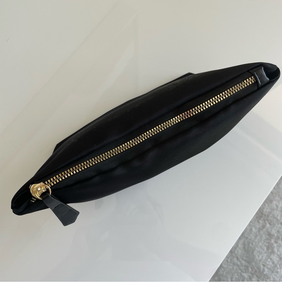 BURBERRY 💯 Authentic Cosmetic Zippered Pouch ☆ Priced to Sell 💲 - Picture 3 of 12